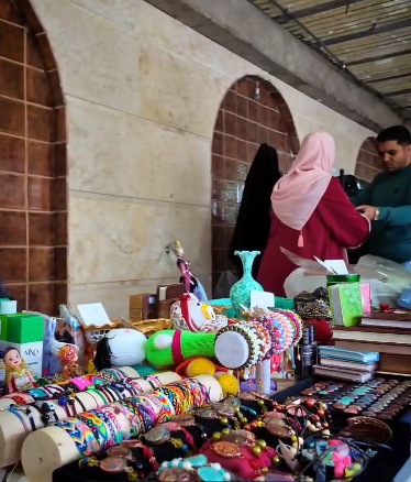 نمایشگاه محصولات خانگی و صنایع دستی در مسجد اعظم شیراز